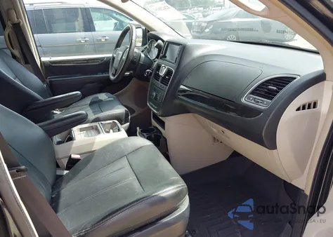 2016 Chrysler Town & Country Touring from USA, damaged, VIN 2C4RC1BG1GR284155